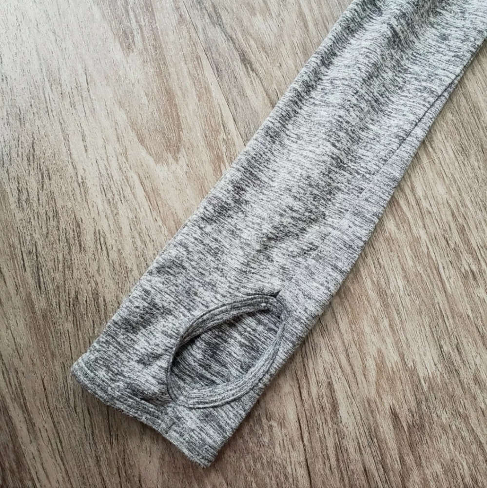 Gymshark Heather Gray Toggle Drawstring Waist Cro… - image 8